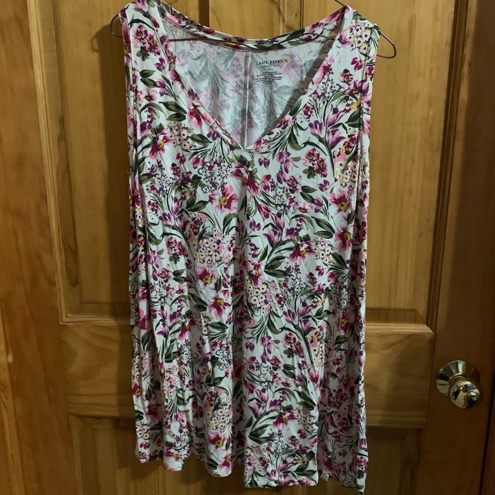 Floral Vneck tank